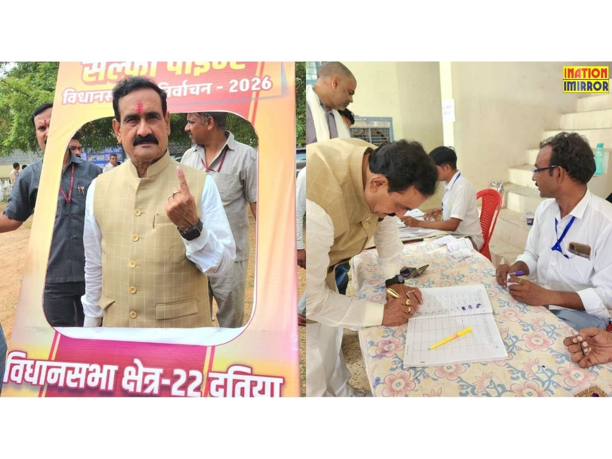 पूर्व गृहमंत्री नरोत्तम मिश्रा ने डाला वोट।