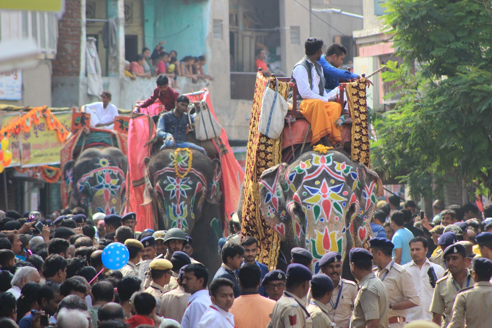 Ahmedabad Jagannath Rath Yatra Elephant Incident: अहमदाबाद जगन्नाथ रथयात्रा में DJ की आवाज से बेकाबू हुआ हाथी, मचा हड़कंप, चार घायल