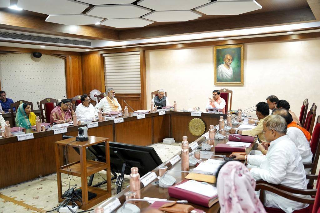 Bhopal Cabinet Meeting: भोपाल में कैबिनेट बैठक: कई महत्वपूर्ण प्रस्तावों को मिली मंजूरी