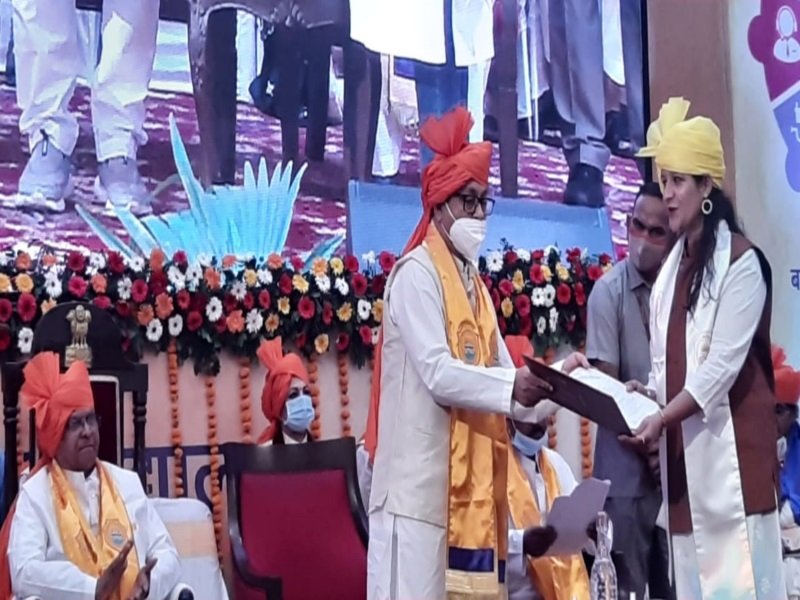 बीयू के दीक्षांत समारोह में शामिल हुए राज्यपाल और सीएम