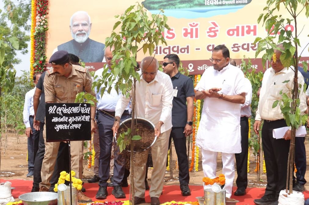 Matruvan VanKavach Gujarat Secretariat: ‘एक पेड़ मां के नाम 2.0’ अभियान की सीएम भूपेंद्र पटेल ने की शुरूआत