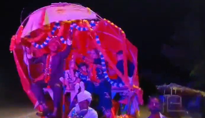 Barwani wedding: बड़वानी में परंपरा को संजोने की मिसाल,बैलगाड़ी से आई अनोखी बारात