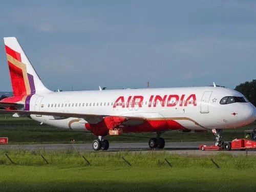 Air India इमरजेंसी लैंडिंग: अमृतसर से इंग्लैंड जा रही फ्लाइट में तकनीकी खराबी