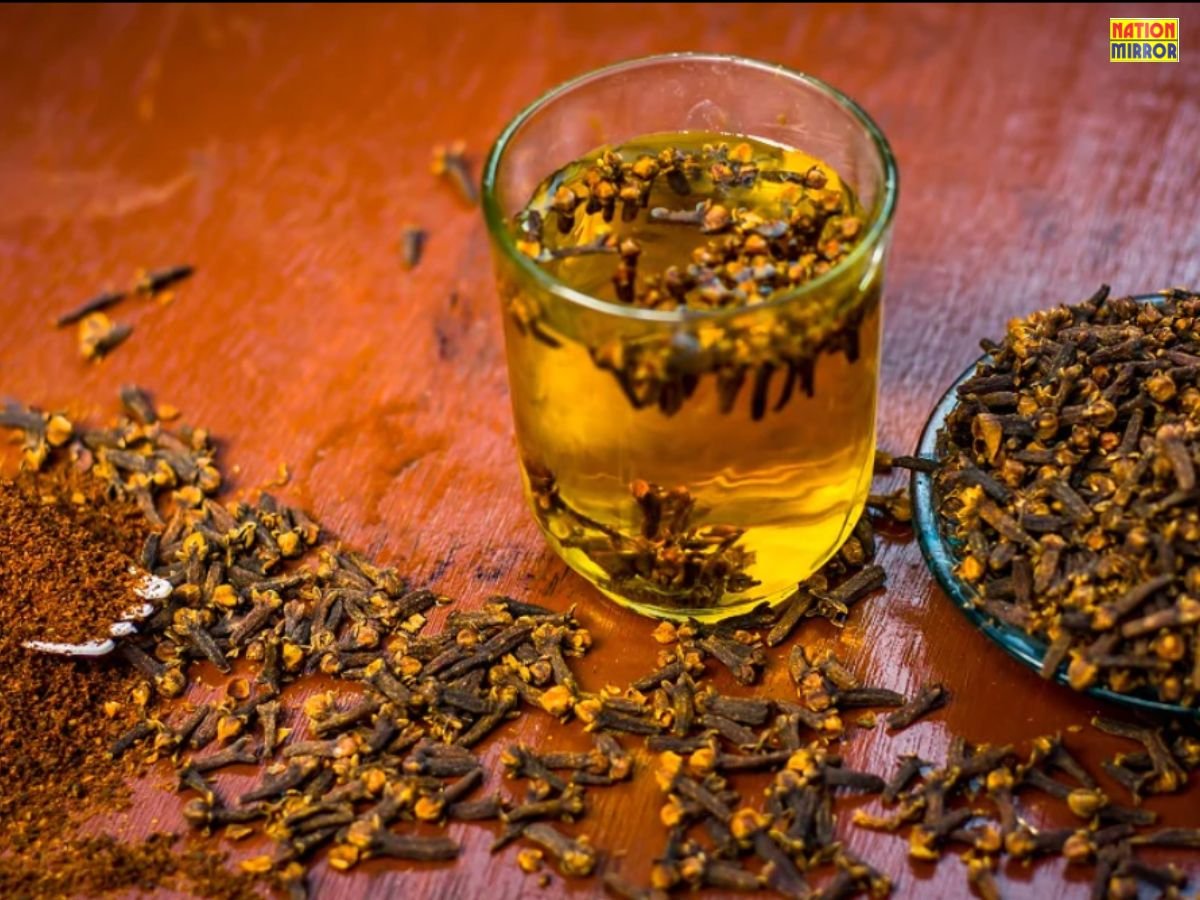 Benefits of Drinking Clove Water: सुबह - सुबह पिएं लौंग का पानी, जानिए इसके चमत्कारी फायदे!