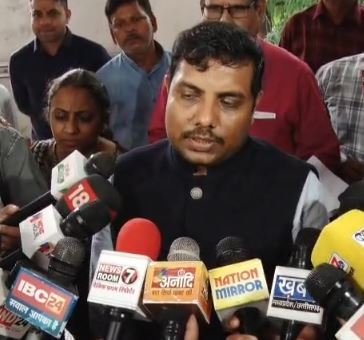 Bhopal news:आंख फोड़ू कार्बाइड गन के खिलाफ कार्रवाई जारी... 15 लोगों की सर्जरी की जा चुकी