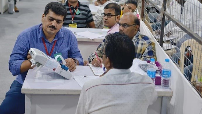हरियाणा में बीजेपी की हैट्रिक 48 सीटों पर आगे, कांग्रेस 34 सीटों पर आगे