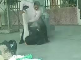 Ujjain railway station GRP assault: दिव्यांग से मारपीट आरक्षक को पड़ी भारी,एसपी ने निंलबित किया