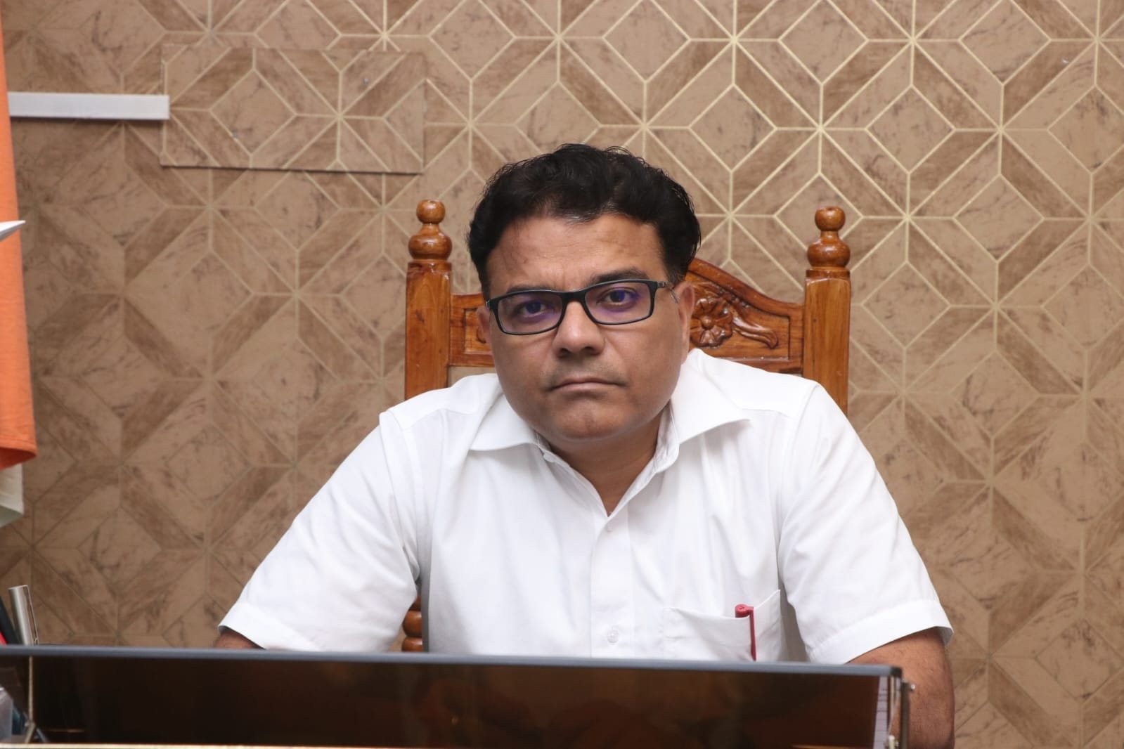 Female Journalist Abuse: जनजातीय विभाग में महिला सम्मान पर सवाल – मंत्री के बाद अब कमिश्नर पर गंभीर आरोप