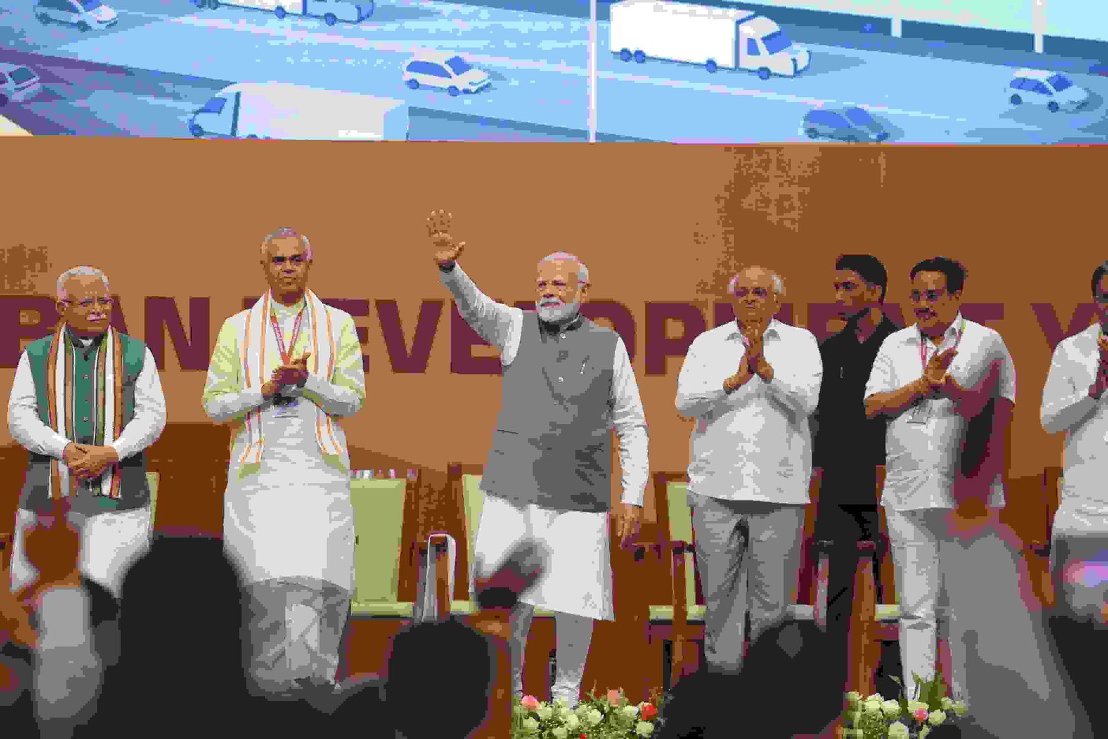PM Modi in gujarat: पीएम मोदी का पाकिस्तान पर तीखा हमला, 1947 के बंटवारे और आतंकवाद पर कही बड़ी बात