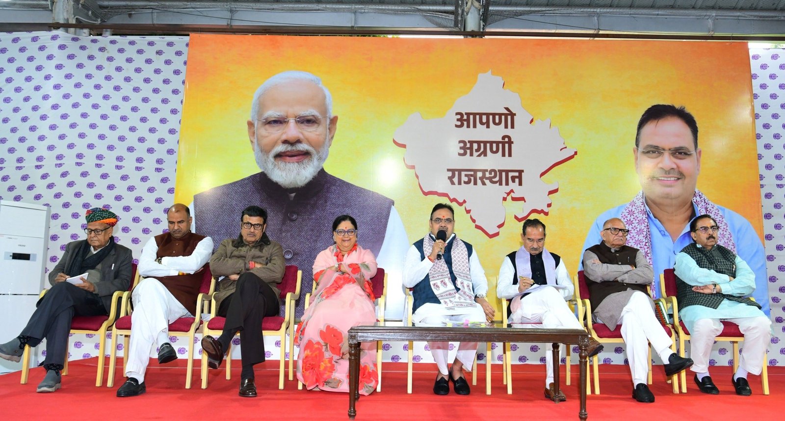 CM भजनलाल ने किया BJP कार्यकर्ताओं से संवाद, बजट को लेकर चर्चा