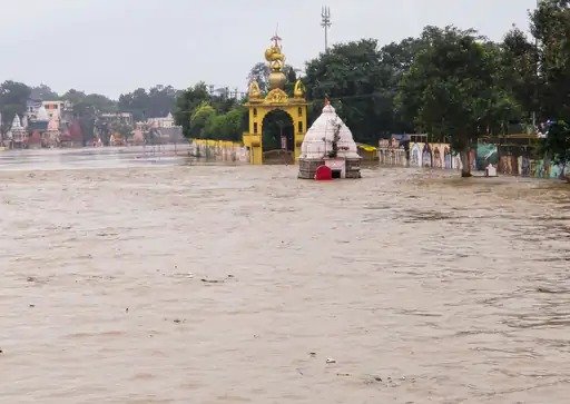 India Heavy Rain : घर से न निकलें, 6 राज्यों में भारी से बहुत भारी बारिश की संभावना