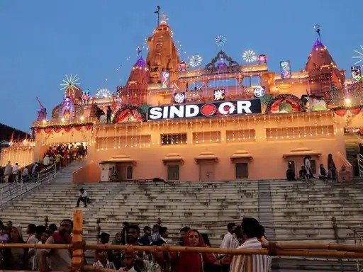 10 लाख श्रद्धालु, सोने के वस्त्र और 100 करोड़ के गहने: इस जन्माष्टमी में धरती पर स्वर्ग!