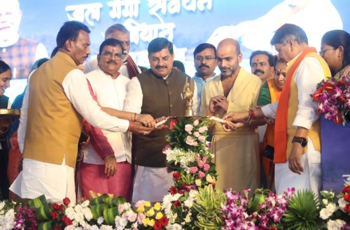 Madhya Pradesh: 70 साल का हुआ मध्य प्रदेश, CM यादव ने प्रदेशवासियों को दी राज्य स्थापना दिवस की बधाई