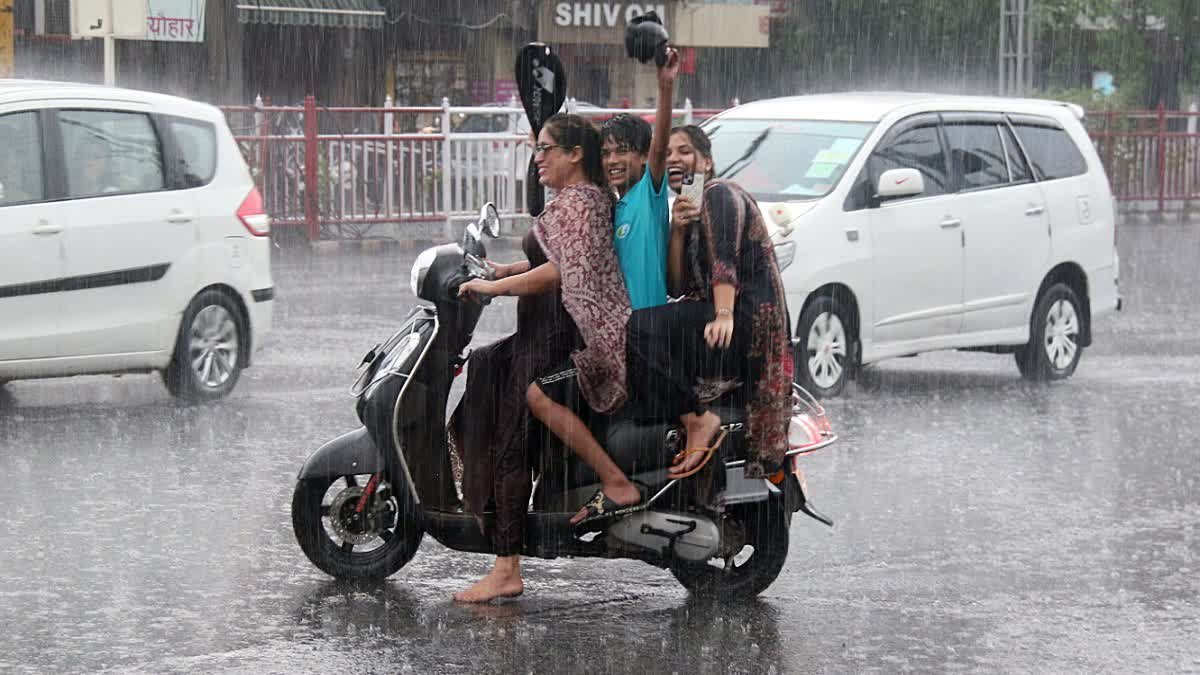 Monsoon Alert : मॉनसून की दस्तक के बाद इन राज्यों में बारिश का अलर्ट, जानें आज का मौसम!