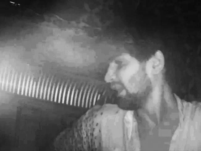 Mp Crime News: सागर जिले में अमेजन कंपनी के माल से भरे कंटेनर की बड़ी लूट... लुटेरों ने ड्राइवर को बंदूक की नोक पर बंधक बना कर माल लूट लिया।