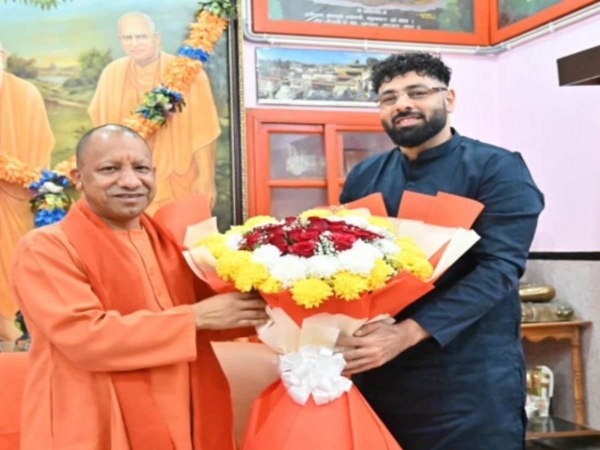 CM योगी से मिले बादशाह, लिखा - उनकी सबसे बड़ी ताक़त सत्ता नहीं, संवेदना है