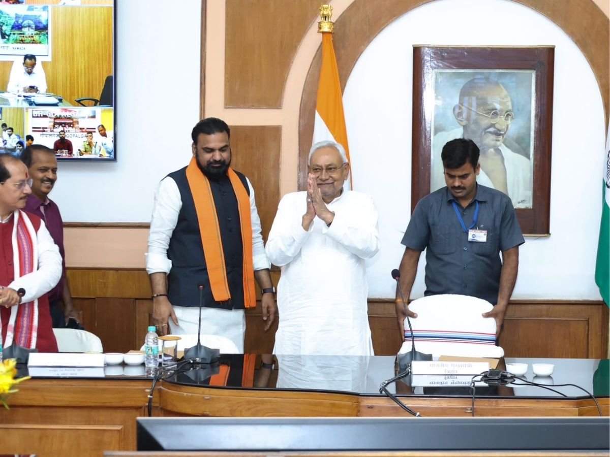 Bihar Election 2025: CM नीतीश कुमार का दिल्ली दौरा, चुनाव के लिए NDA की तैयारियां तेज