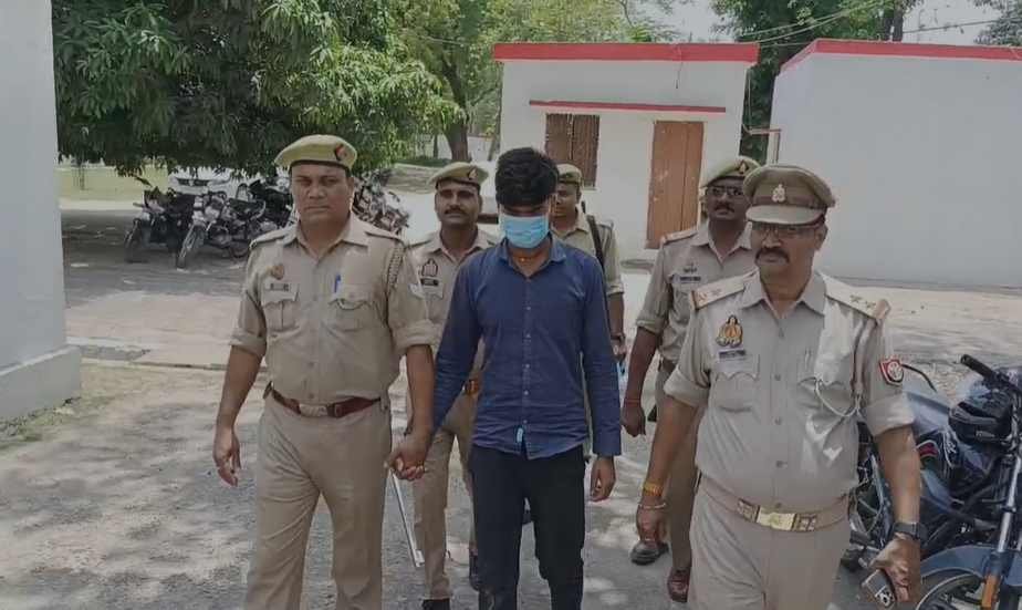 Bahraich petrol pump chori: पेट्रोल पंप चोरी का 24 घंटे में खुलासा, कर्मचारी गिरफ्तार, लाखों की रकम बरामद