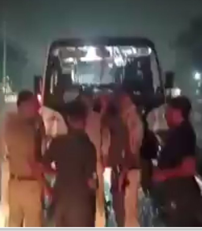 तेज रफ्तार बस ने इंदौर में कुचला पूरा परिवार, भाजपा विधायक गोलू शुक्ला के ड्राइवर पर लापरवाही के आरोप