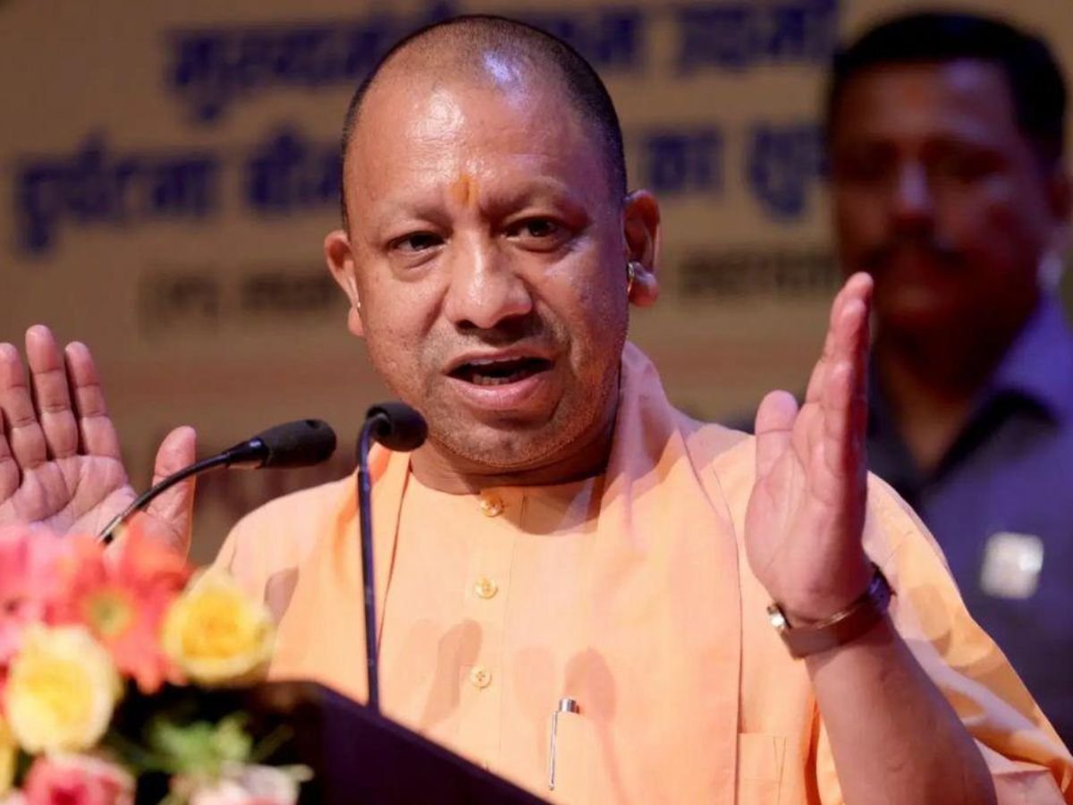 CM Yogi Announcement: लाखों कर्मचारियों को CM ने दी सौगात, टॉपर छात्रों को लेकर बड़ा एलान!