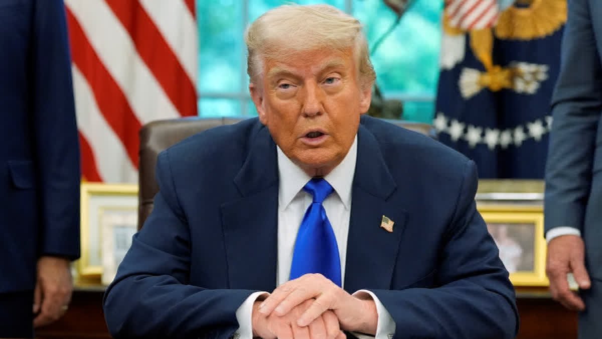 Trump Warns Apple : भारत में नहीं, अमेरिका में बनाओ iPhones, वरना लगेगा 25% टैरिफ