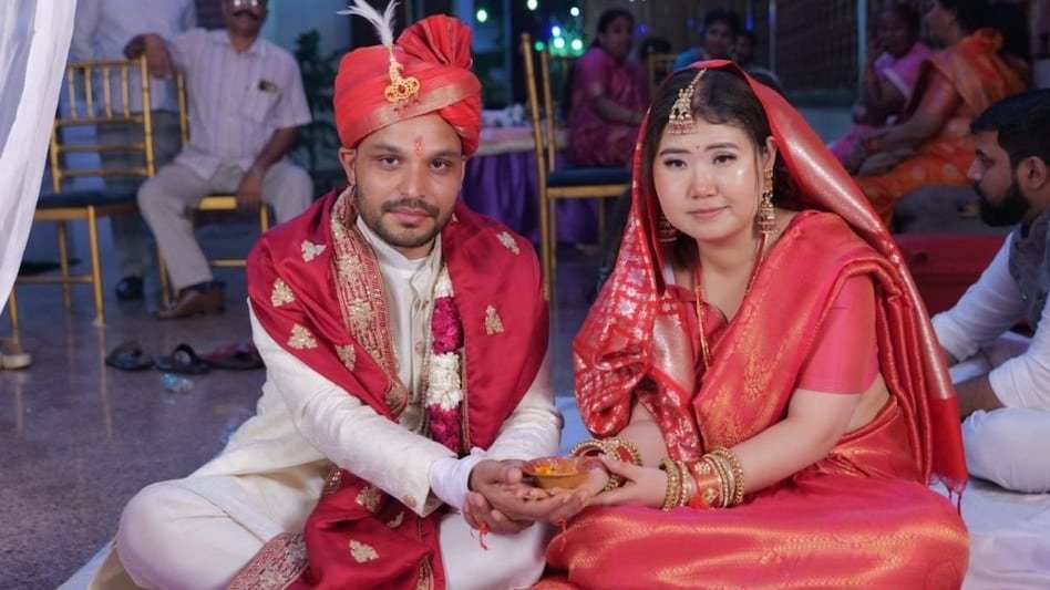 चीन की सियाओ और बिजनौर के अभिषेक की शादी : अफ्रीका में शुरू हुई प्रेम कहानी, भारत में शादी!