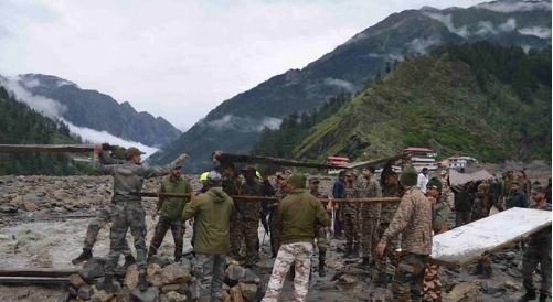 Uttarkashi News: उत्तरकाशी जिले के धराली गांव में अचानक बादल फटने की घटना ने भारी तबाही मचा दी...100 लोग लापता