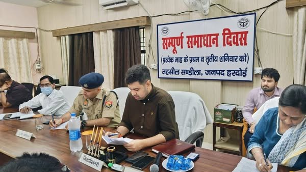 हरदोई: सम्पूर्ण समाधान दिवस पर तहसील संडीला में जनसुनवाई, भूमि विवादों के निस्तारण के निर्देश