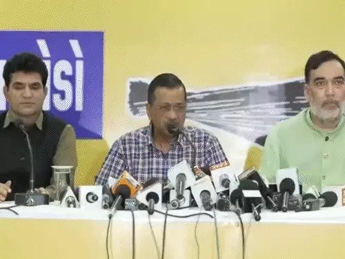 केजरीवाल का बड़ा ऐलान: बिहार में अकेले उतरेगी AAP, कांग्रेस से अब कोई गठबंधन नहीं