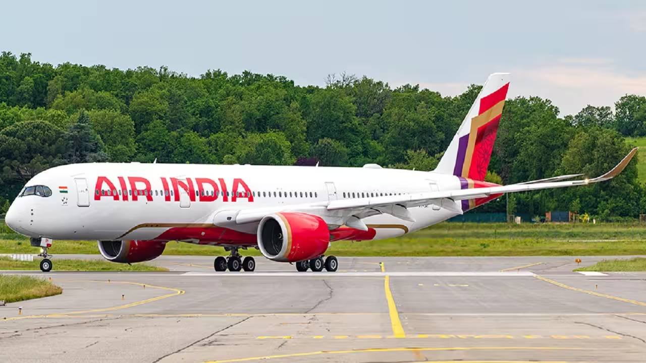 DGCA की चेतावनी: Air India पायलटों ने तय सीमा से ज्यादा उड़ाया प्लेन