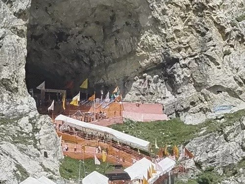 अमरनाथ यात्राः पहले दिन 12,348 श्रद्धालुओं ने शिवलिंग के दर्शन किए,