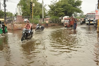 Heavy Rain Alert in MP: एमपी में मूसलधार बारिश का अलर्ट,जबलपुर समेत 30 जिलों में भारी बारिश की चेतावनी