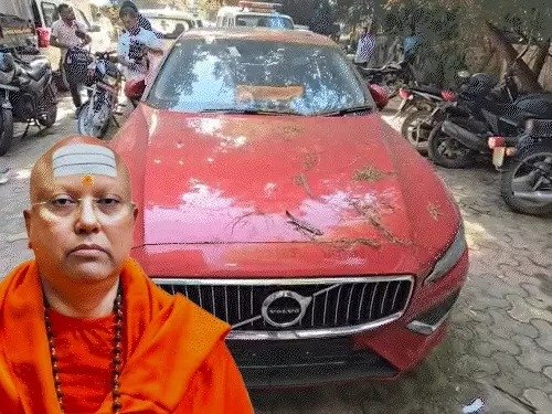 दिल्ली: कॉलेज चीफ पर 17 छात्राओं ने यौन शोषण का आरोप, "अश्लील मैसेज भेजता था, जबरन छूता था"