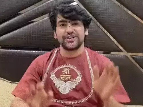 आगरा में धीरेंद्र शास्त्री का कार्यक्रम रद्द: भीड़ देख प्रशासन घबरा गया! 