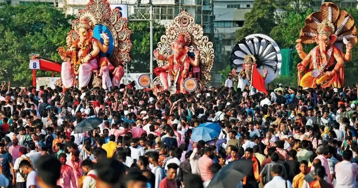 मुंबई में गणेश विसर्जन की शोभायात्राएं शुरू, 24 हजार से अधिक पुलिसकर्मी तैनात