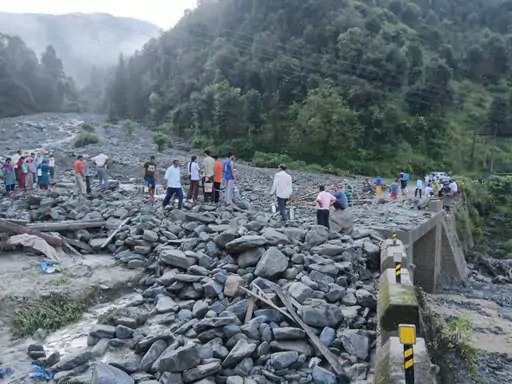  जम्मू-कश्मीर, पंजाब और अन्य राज्यों में बाढ़ और लैंडस्लाइड से तबाही: 40 से अधिक मौतें