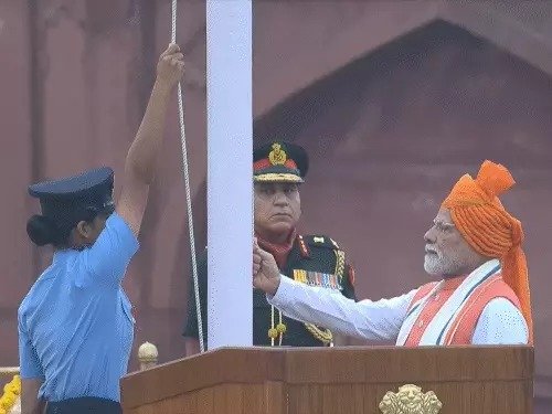 लाल किले से दिवाली पर टैक्स राहत और 3.5 करोड़ रोजगार का ऐलान