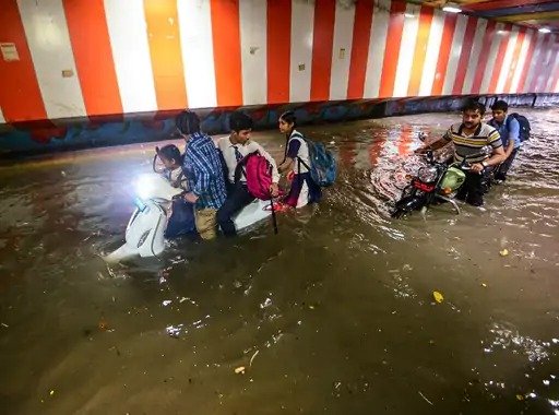 MP-UP में बारिश और बाढ़: 700 से ज्यादा मकान- दुकानें जमींदोज