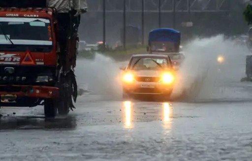  महाराष्ट्र में बाढ़-बारिश से 5 जिलों में 10 की मौत: उत्तर भारत के 8 राज्यों से मानसून विदा