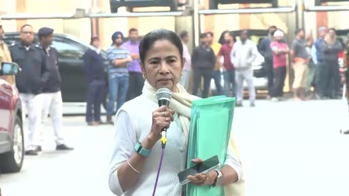 Mamata Banerjee ED raid controversy: ममता बनर्जी का केंद्र पर बड़ा वार: बोलीं– प्रधानमंत्री जी, अपने गृह मंत्री को संभालिए