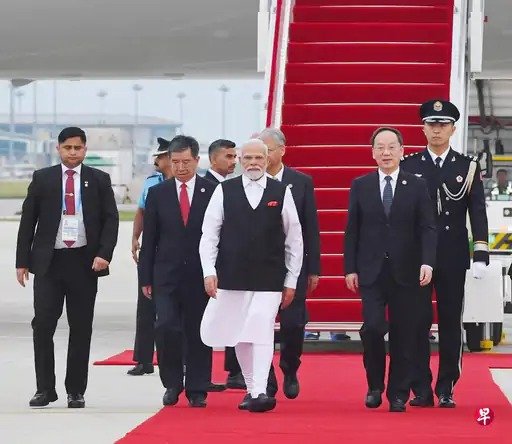 मोदी-जिनपिंग की 50 मिनट बातचीत: सीमा पर शांति, ड्रैगन-हाथी की दोस्ती!
