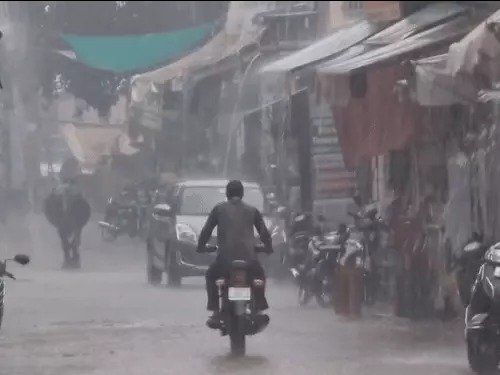 देशभर में मानसून : 21 दिन में 91 मौतें, बाढ़ और बिजली से तबाही