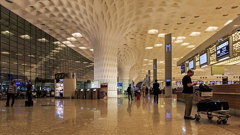 मुंबई एयरपोर्ट: ड्रोन, ₹4 करोड़ का गांजा और विदेशी जानवरों के साथ 4 गिरफ्तार