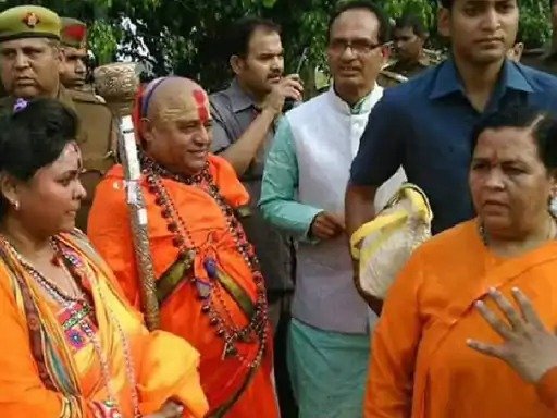 प्रेमी की हत्या करवाने वाली महामंडलेश्वरः पूजा शकुन पांडेय