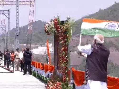PM मोदी ने चिनाब आर्च ब्रिज का उद्घाटन किया : कटरा-श्रीनगर वंदे भारत ट्रेन की शुरुआत