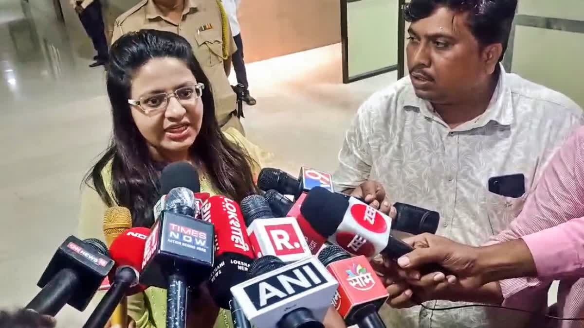 Pooja Khedkar : सुप्रीम कोर्ट ने पूजा खेडकर को यूपीएससी धोखाधड़ी मामले में अंतरिम सुरक्षा बढ़ाई  
