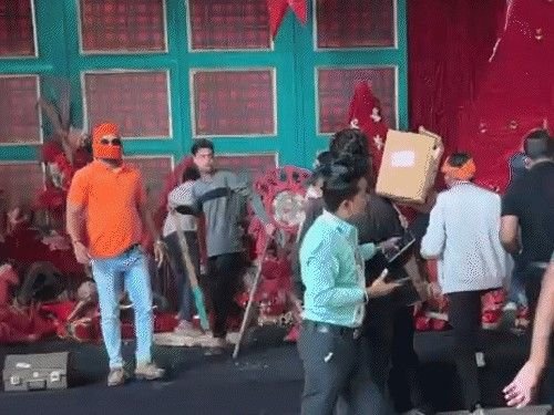 रायपुर मैग्नेटो मॉल घटना: रायपुर के मैग्नेटो मॉल में धर्म पूछकर तोड़फोड़