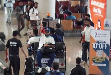 Champions Trophy 2025: भारतीय टीम का पहला बैच पहुंचा दुबई, 20 फरवरी को बांग्लादेश से होगा पहला मुकाबला...