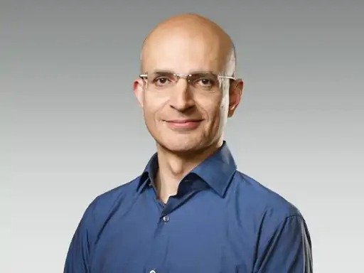 मुरादाबाद से Apple की COO तक का सफर: सबीह खान बने Apple के नए ऑपरेटिंग चीफ!