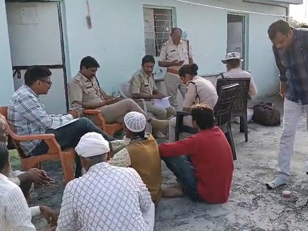 MP NEWS : खंडवा के मदरसे से नकली नोटों के बंडल बरामद